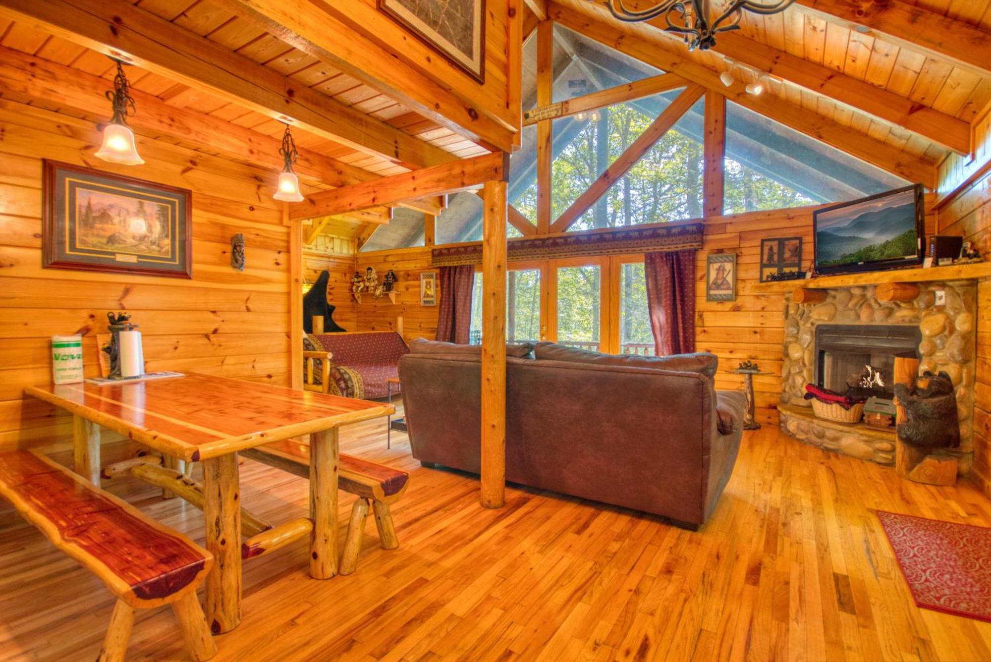 Browns Bear Den #235 Gatlinburg